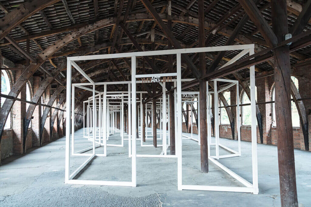 Porte - Uffizi, a cura di ufficio arte Cittadellarte - Fondazione Pistoletto - Eleonora Angius