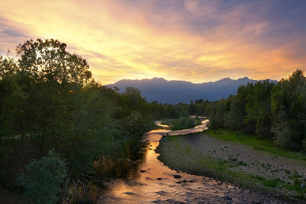 TORRENTE ELVO AL TRAMONTO - Luca Murta Gaspar Cardoso | Zetablue Blog